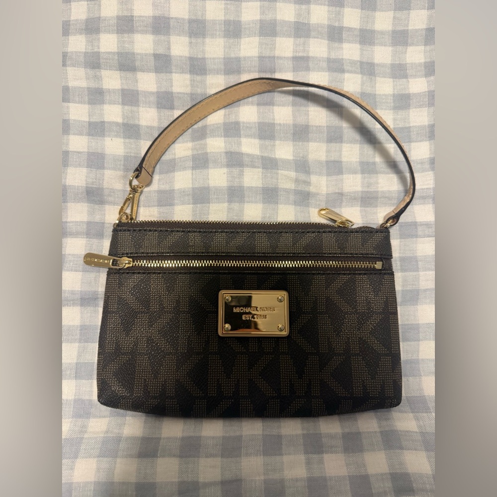 Michael Kors Jet Set Large Wristlet